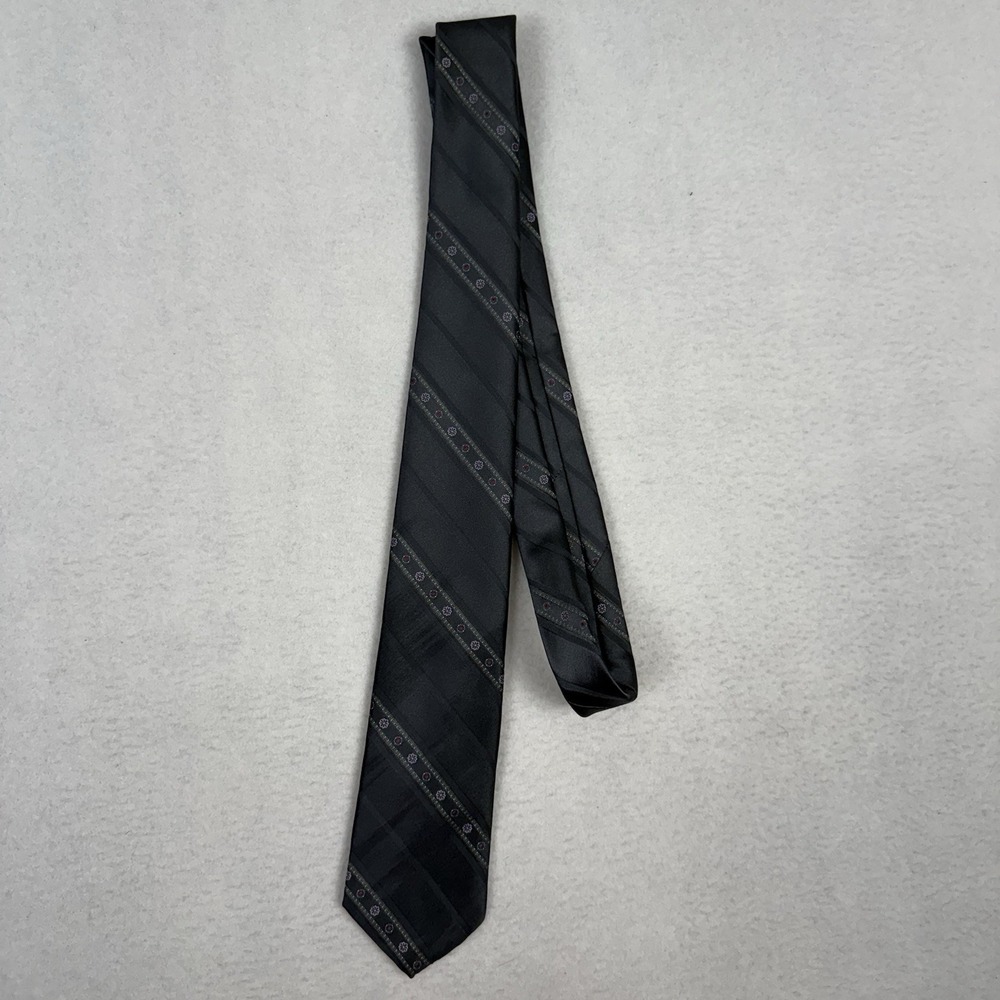 Manhattan Tie Mens Grey Black‎ Red Striped Floral Medallion Poly Silk Blend USA
